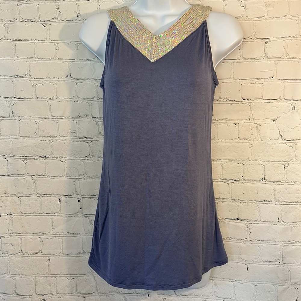 Cute sequin V neck top In periwinkle